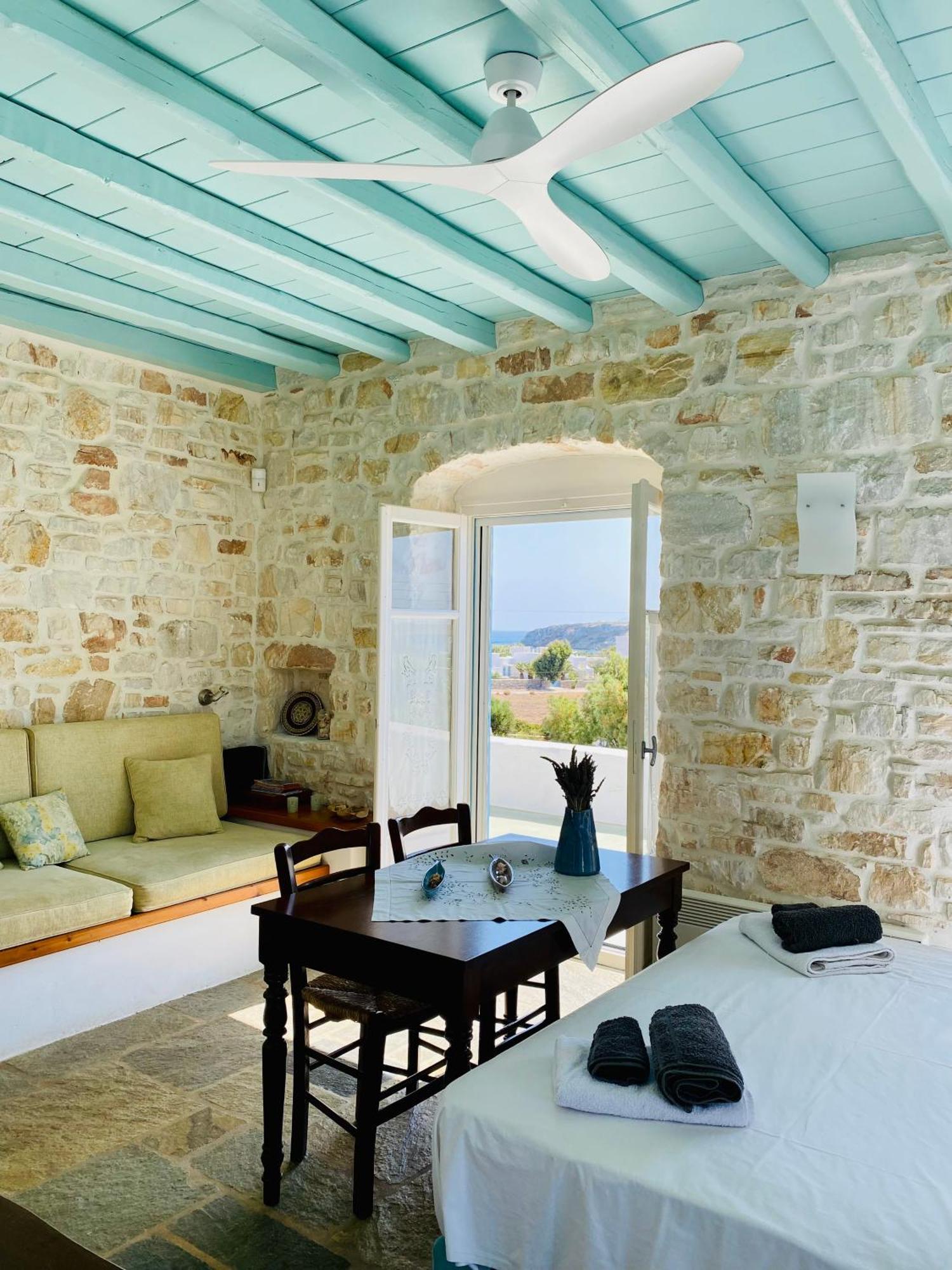 Santa Maria Traditional Stone Studio Exterior photo